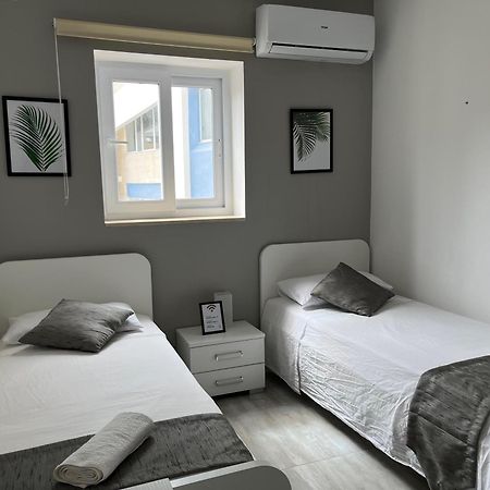 F4 Room 3, Private Room Two Single Beds Shared Bathroom Msida Eksteriør bilde