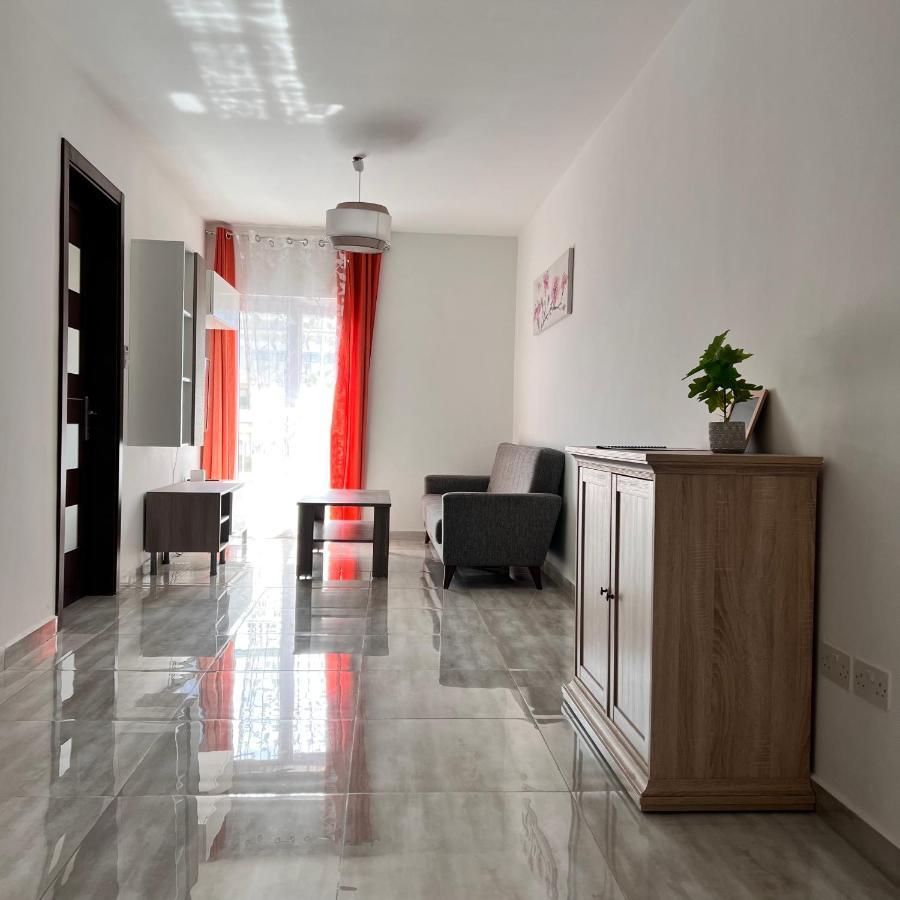F4 Room 3, Private Room Two Single Beds Shared Bathroom Msida Eksteriør bilde