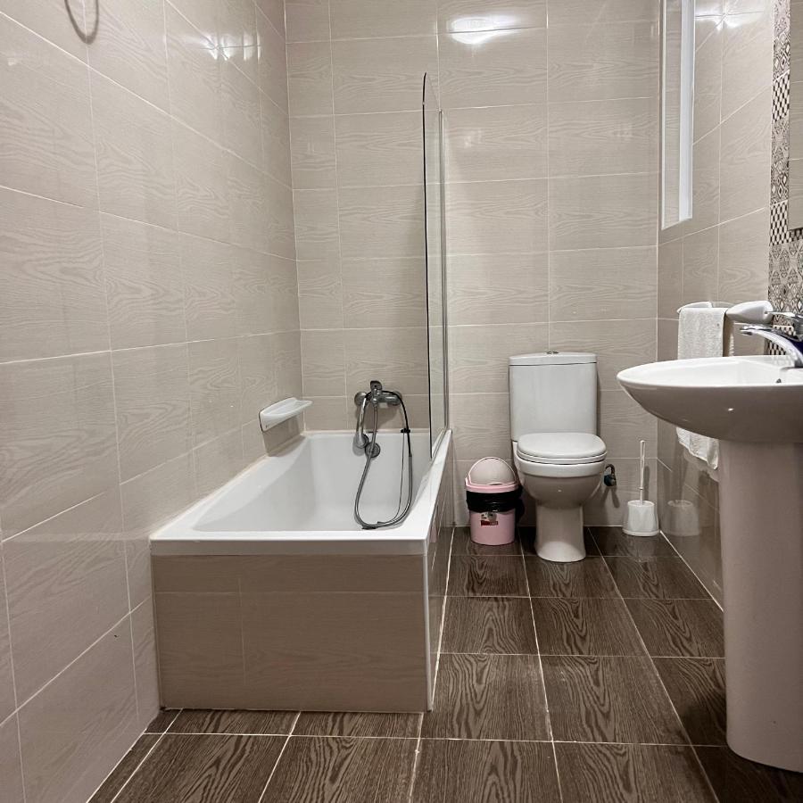 F4 Room 3, Private Room Two Single Beds Shared Bathroom Msida Eksteriør bilde